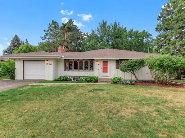 1974 Summer St, Falcon Heights, MN 55113