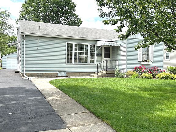 2nd image of 1914 Eisenhower Dr