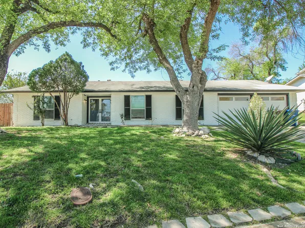 2135 Seven Pines, San Antonio, TX 78245