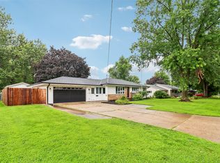 210 E 28th St S, Newton, IA 50208