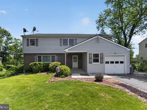 712 Meadowlark Rd, Audubon, PA 19403