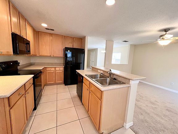 2nd image of 12735 Somerset Oaks St