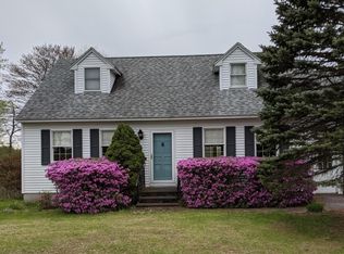 31 Longmeadow Dr, Veazie, ME 04401