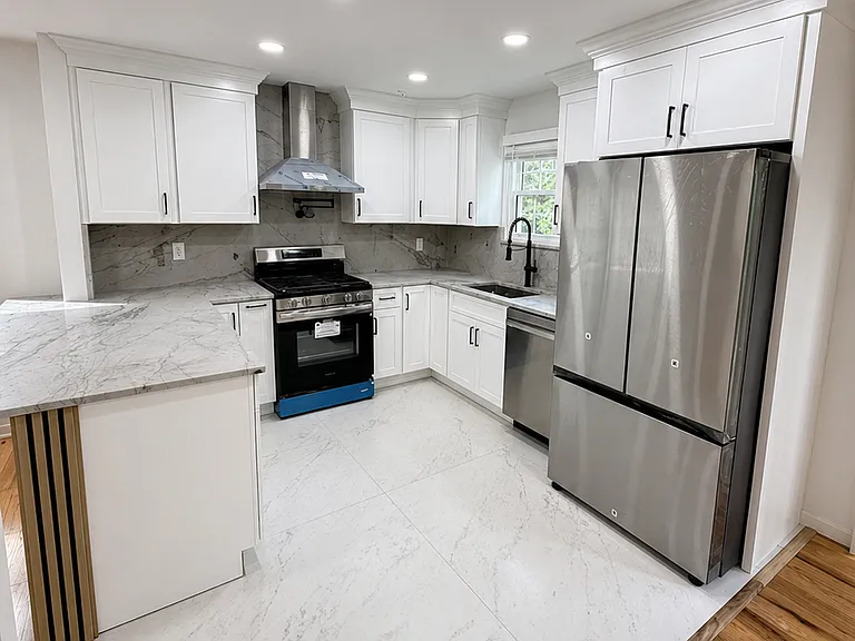 101 Laurel Cir — Photo 18