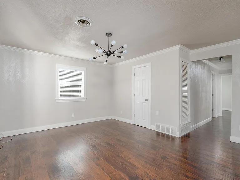 3042 S 28th St — Photo 39