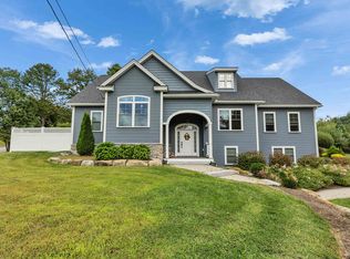 297 Merritt Nyberg Ln, Manchester, NH 03104