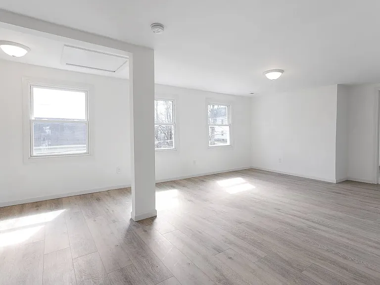 33 William St #3 — Photo 12