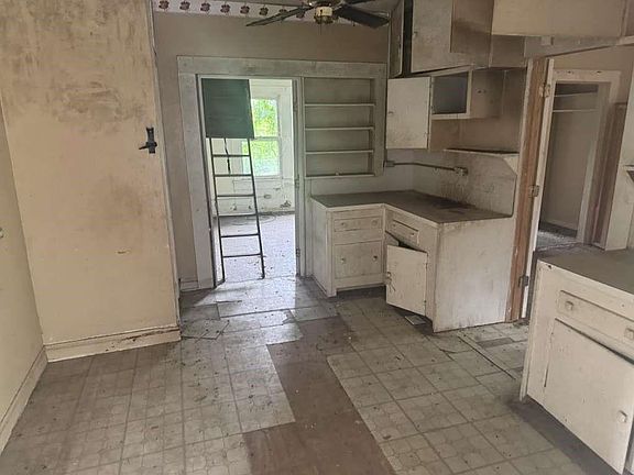 3rd image of 17308 Fm 1488 Rd