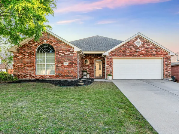 8501 Saffron Dr, Fort Worth, TX 76123