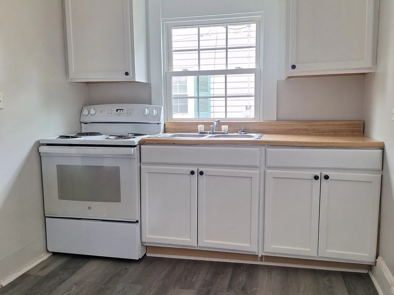 3 bed, 1400 sqft, $2,100 — Photo 3