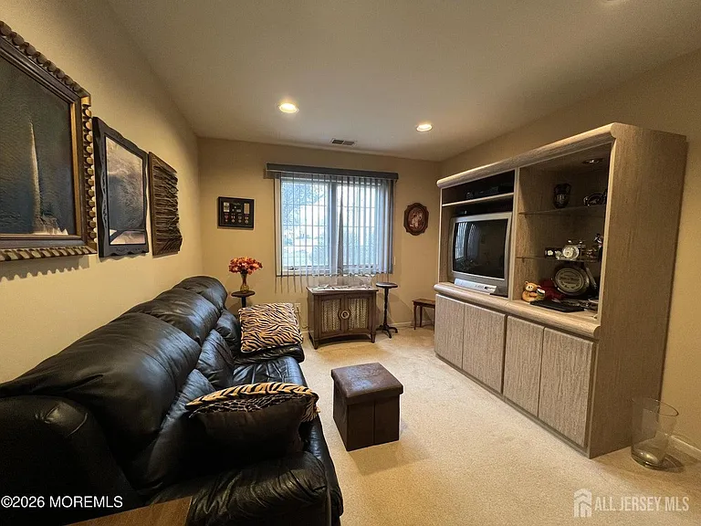 92 Winthrop Rd #C — Photo 12