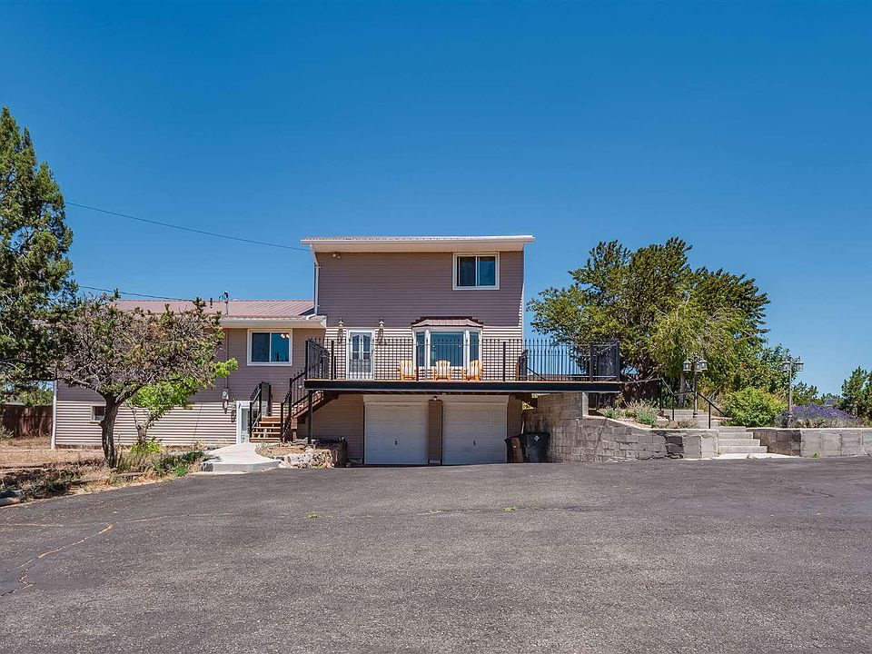 1st image of 414 Estante Way