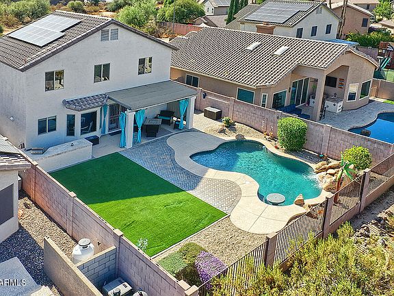 3rd image of 2410 E Paraiso Drive