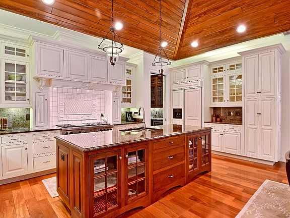 2nd image of 208 Coconut Creek Ct