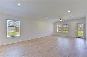 4 bed, 2.0 bath, 1807 sqft, $2,500 — Photo 4