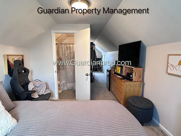 2700 Florida Ave S — Photo 9