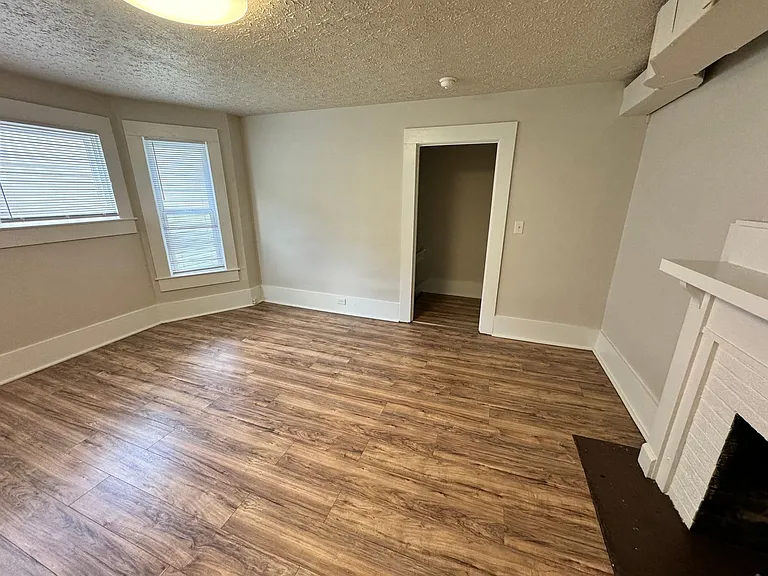 2719 S 4th St — Photo 11