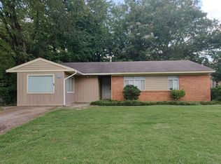 5156 Meadowcrest Cir, Memphis, TN 38117