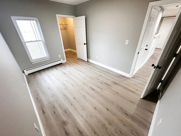 330 Lowell St #2R — Photo 13