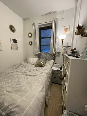 Rented by Crosstown Apartments NYC | media 76