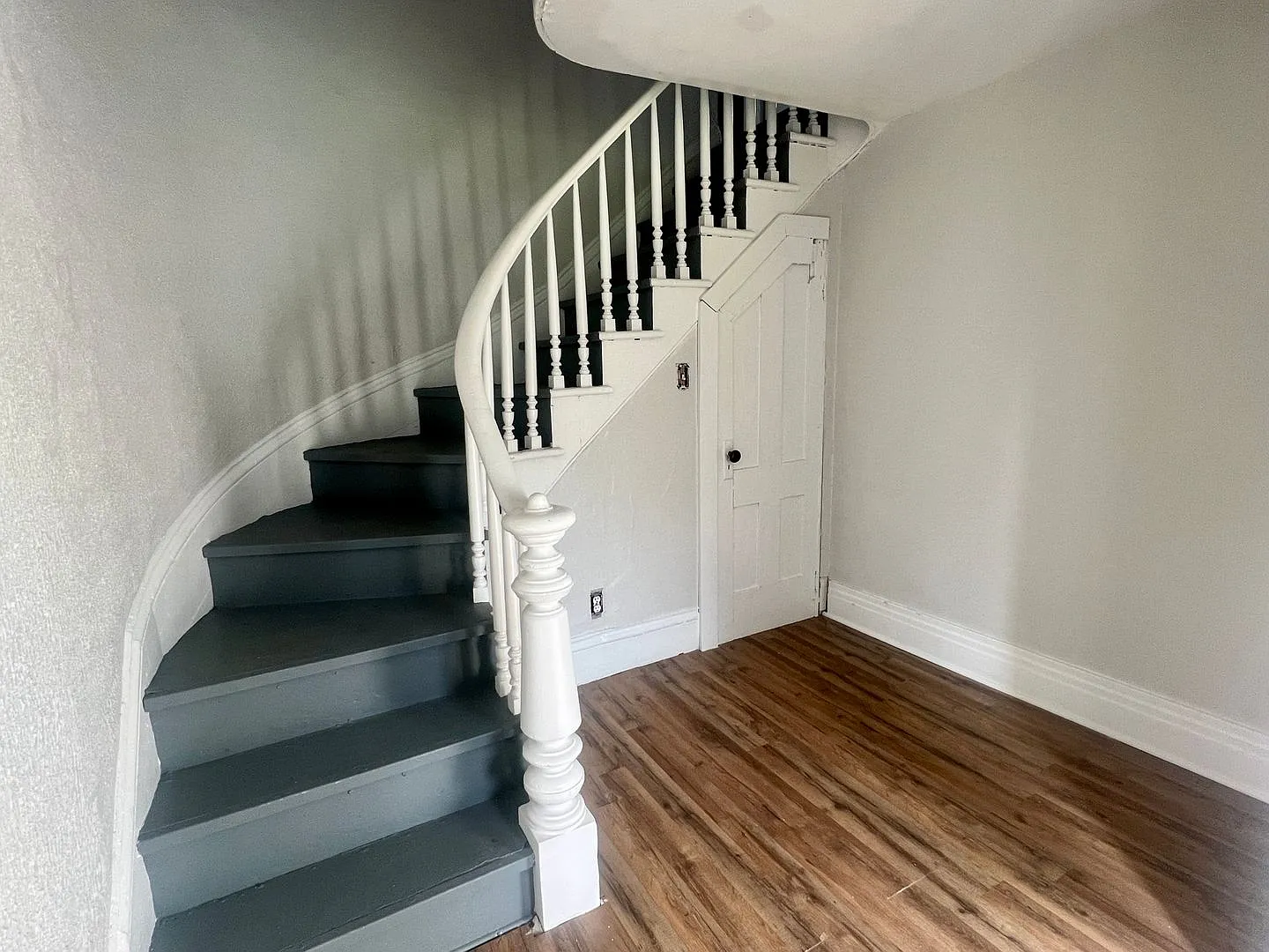 5394 W Ridge Rd — Photo 2