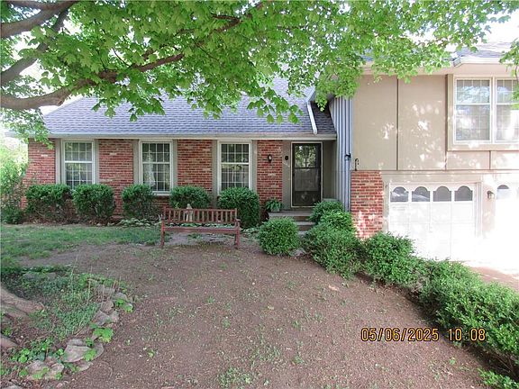 3rd image of 10414 Walrond Ave