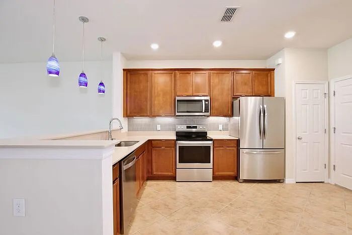 3924 Plainview Dr — Photo 5