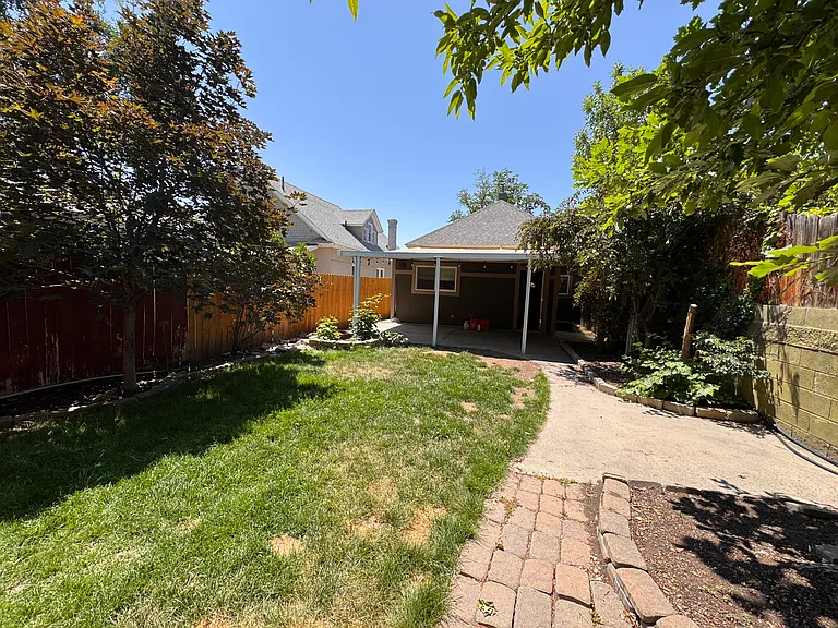 122 L St — Photo 20