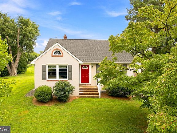 3rd image of 8609 Solomons Island Rd