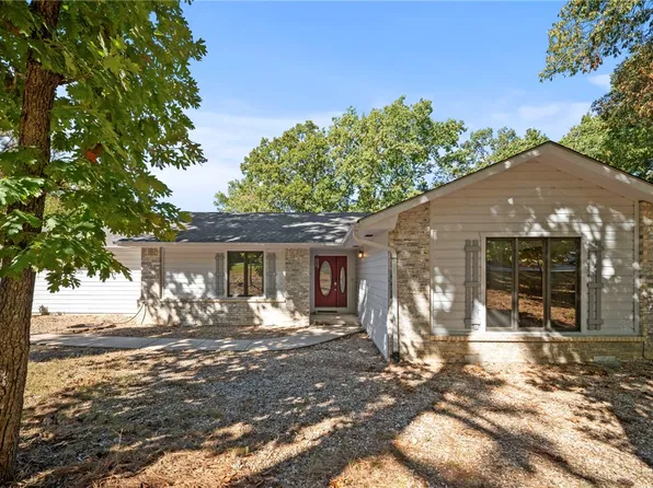 2 Stuart Cir, Bella Vista, AR 72714