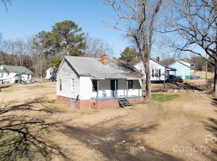 1024 Chester Ave, Great Falls, SC