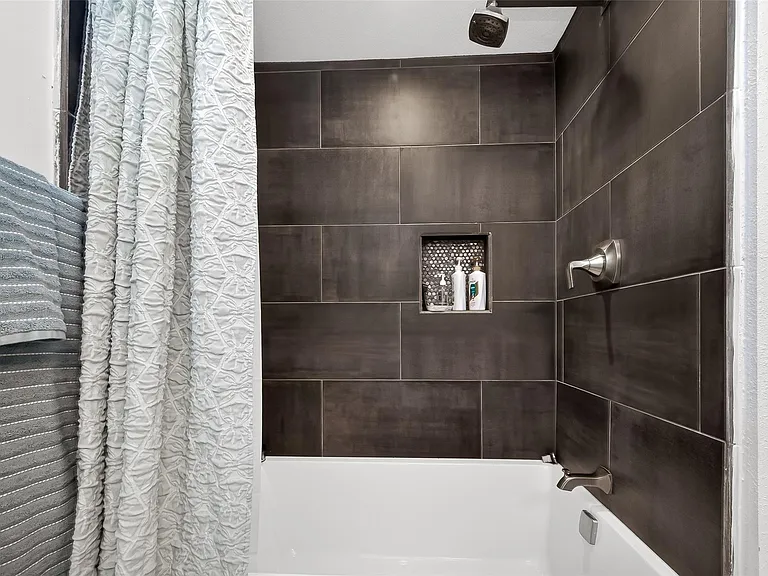 548 Brandon Rd — Photo 32