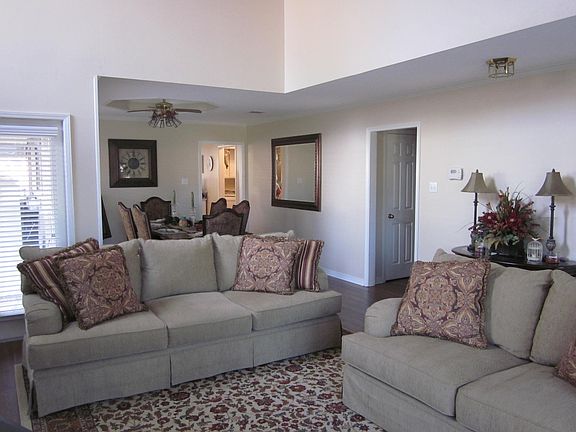 3rd image of 534 Northpark Dr