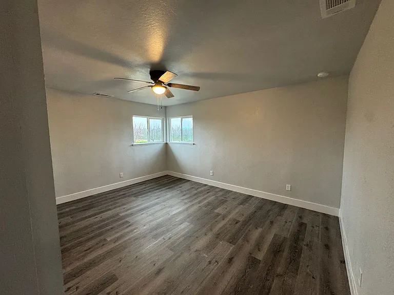735 N Buhach Rd — Photo 5