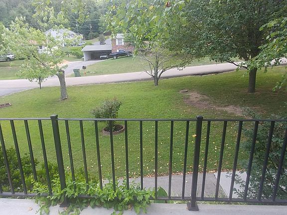 3rd image of 4220 O'Hara Dr NE