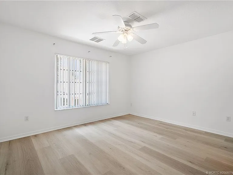 1575 SE Pomeroy St #8-5 — Photo 13