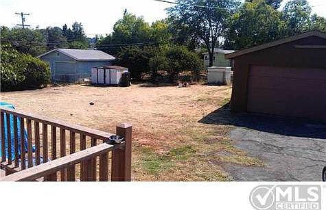 4th image of 612 Live Oak Dr