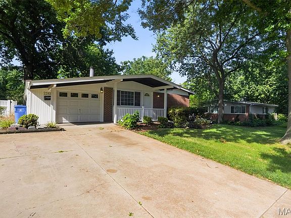 2nd image of 2560 Suffolk Pl