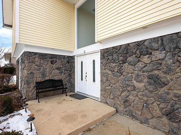 4th image of 2416 Lorton Ave