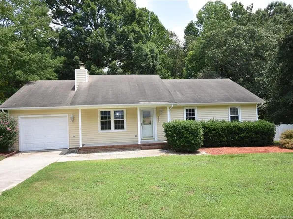 933 Kennesaw Dr, Fayetteville, NC 28314