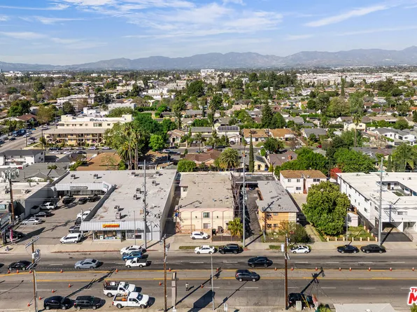 13631 Vanowen St, Van Nuys, CA 91405