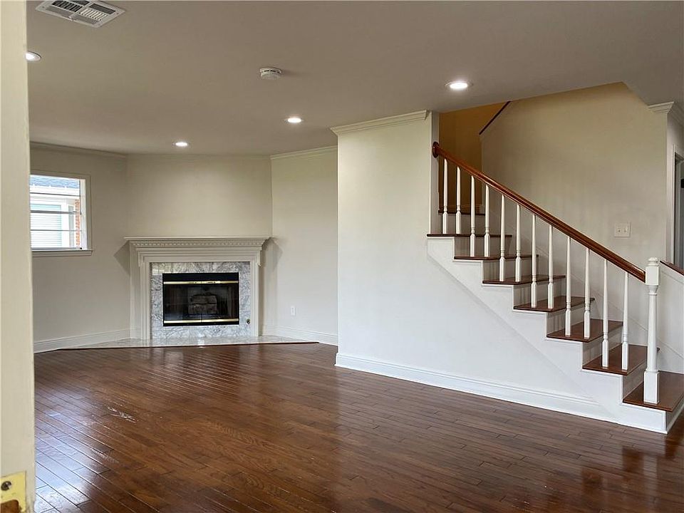 1st image of 1705 Green St