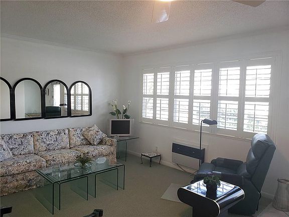 3rd image of 169 Ventnor K #169