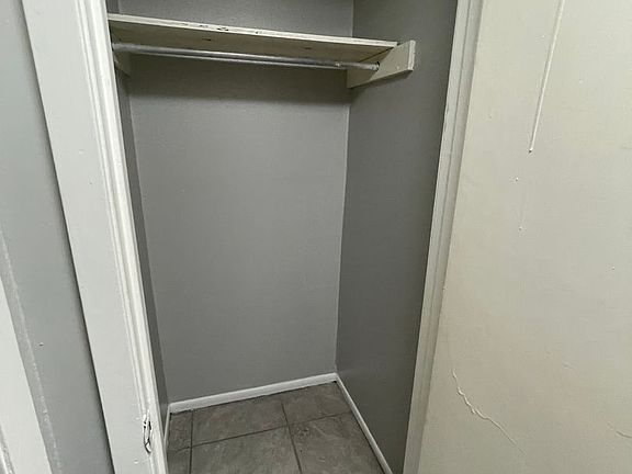 5th image of 503 E Courtland Pl APT 3