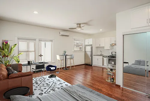 5908 N Figueroa St Photo 1