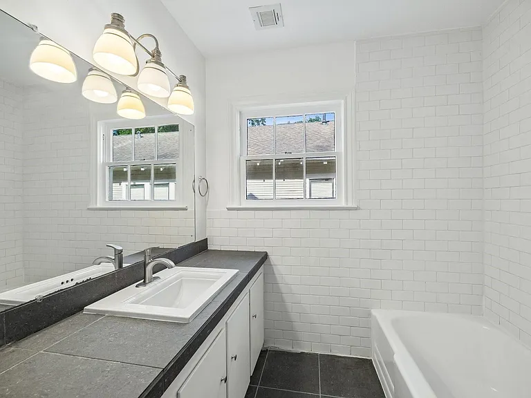 326 W 22nd St — Photo 10