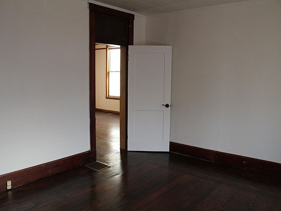 5th image of 200 Albers St #200