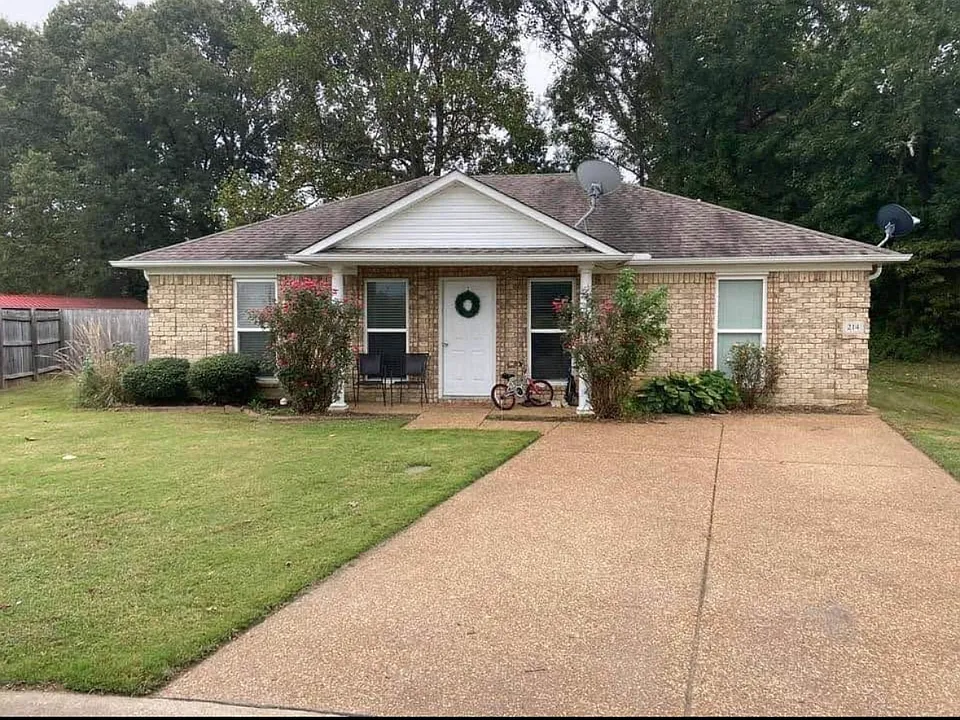 214 Amherst Cv