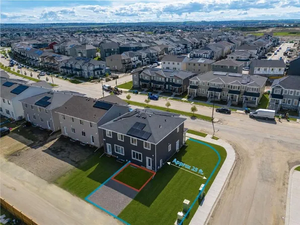 2056 W Carrington Blvd NW, Calgary, AB T3P 2B2