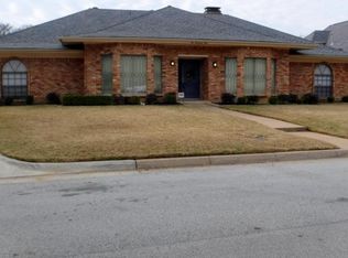 2004 Lake Country Dr, Arlington, TX 76012